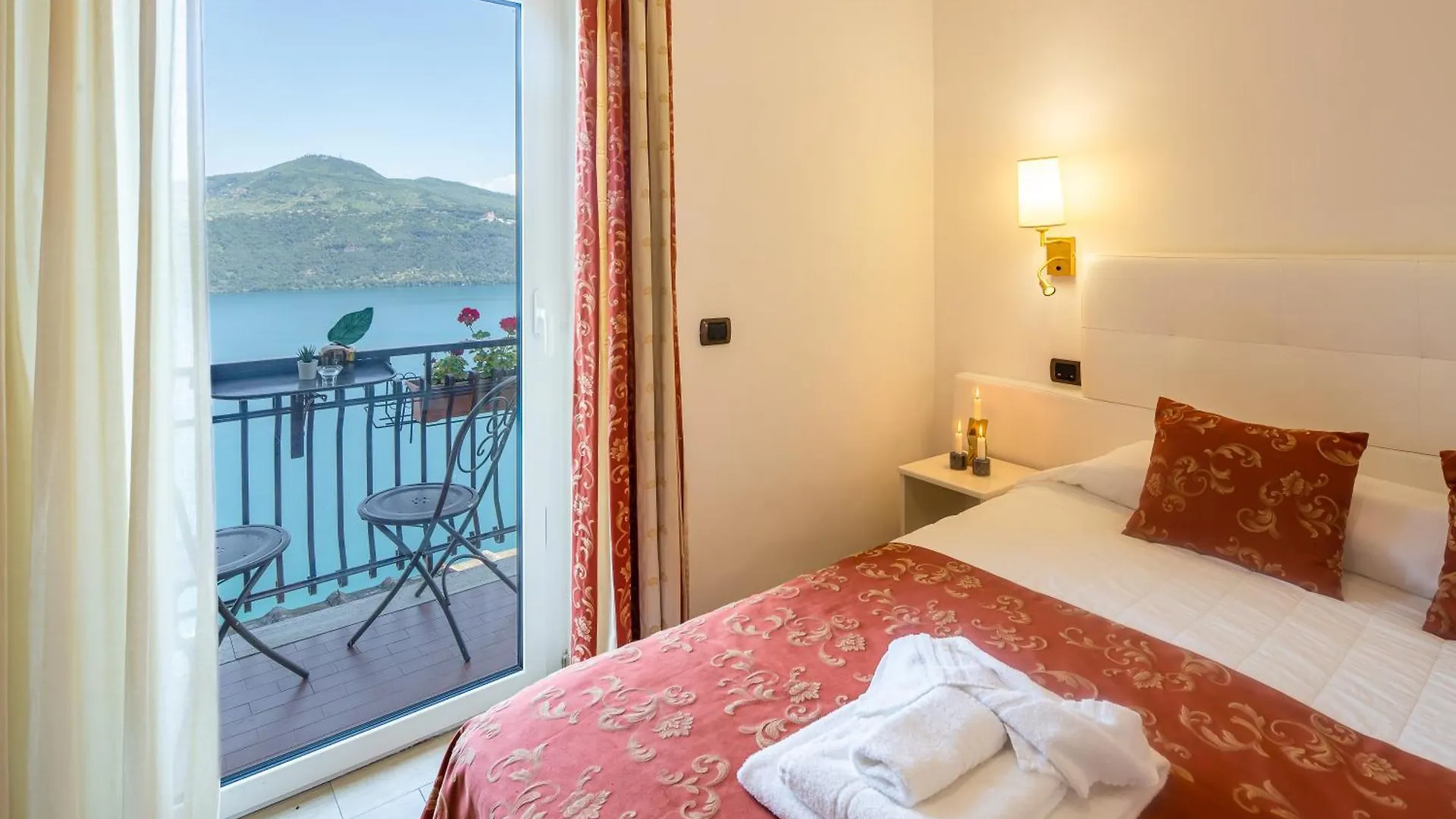 ****  Hotel Castel Gandolfo Italy